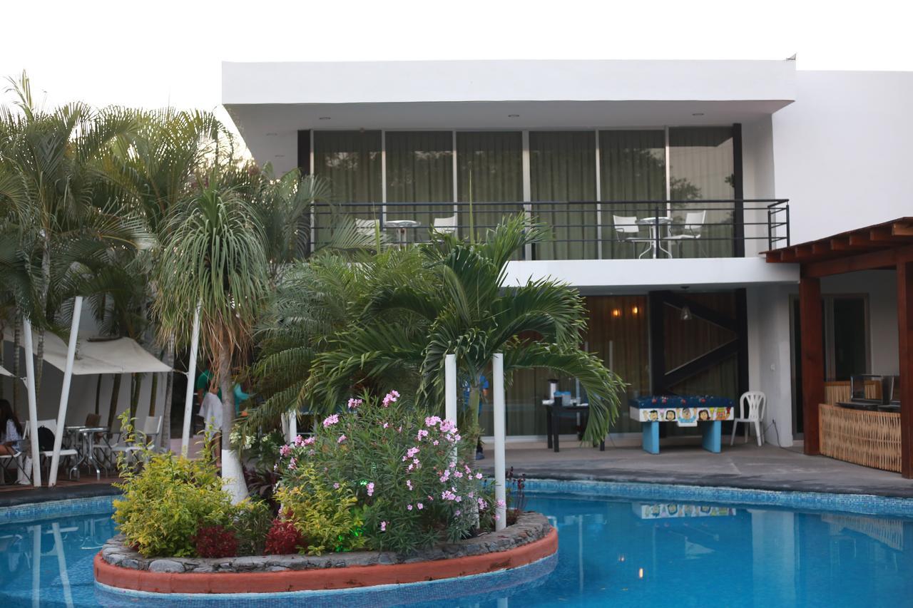 Hotel Brium Villa de Alvarez Exterior photo