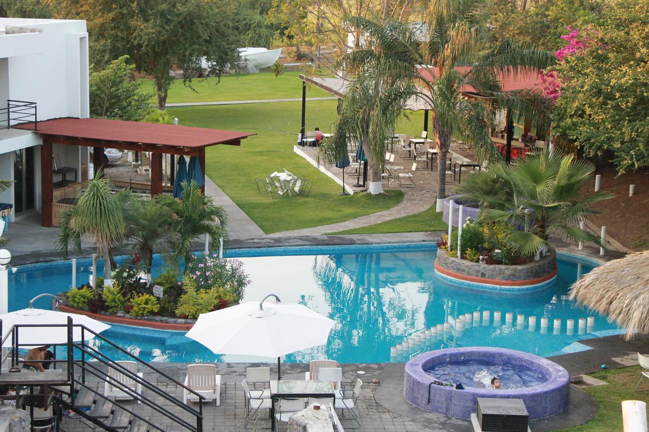Hotel Brium Villa de Alvarez Exterior photo