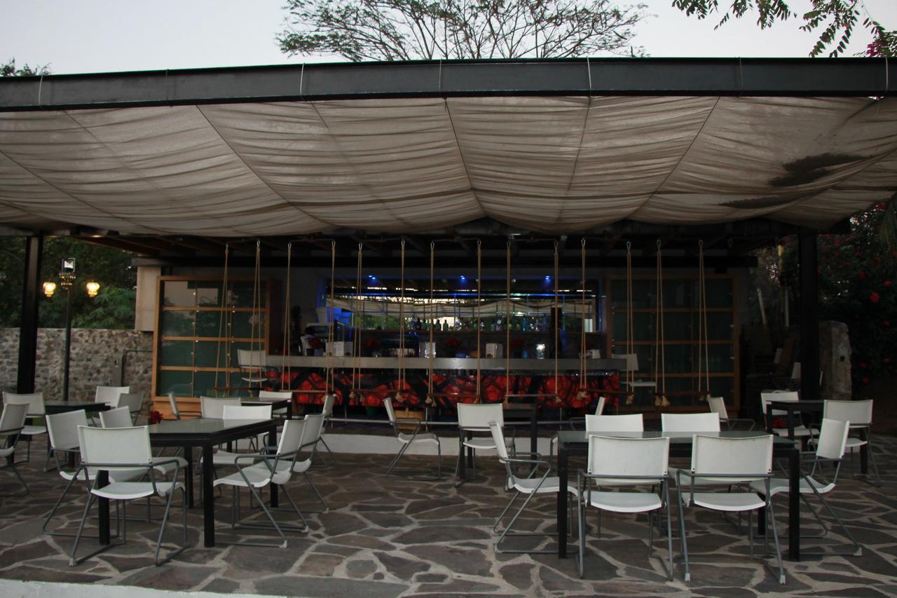 Hotel Brium Villa de Alvarez Exterior photo