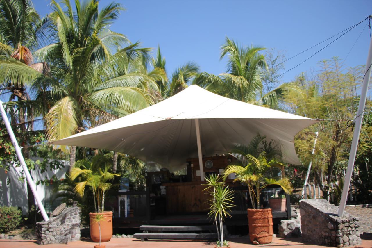 Hotel Brium Villa de Alvarez Exterior photo